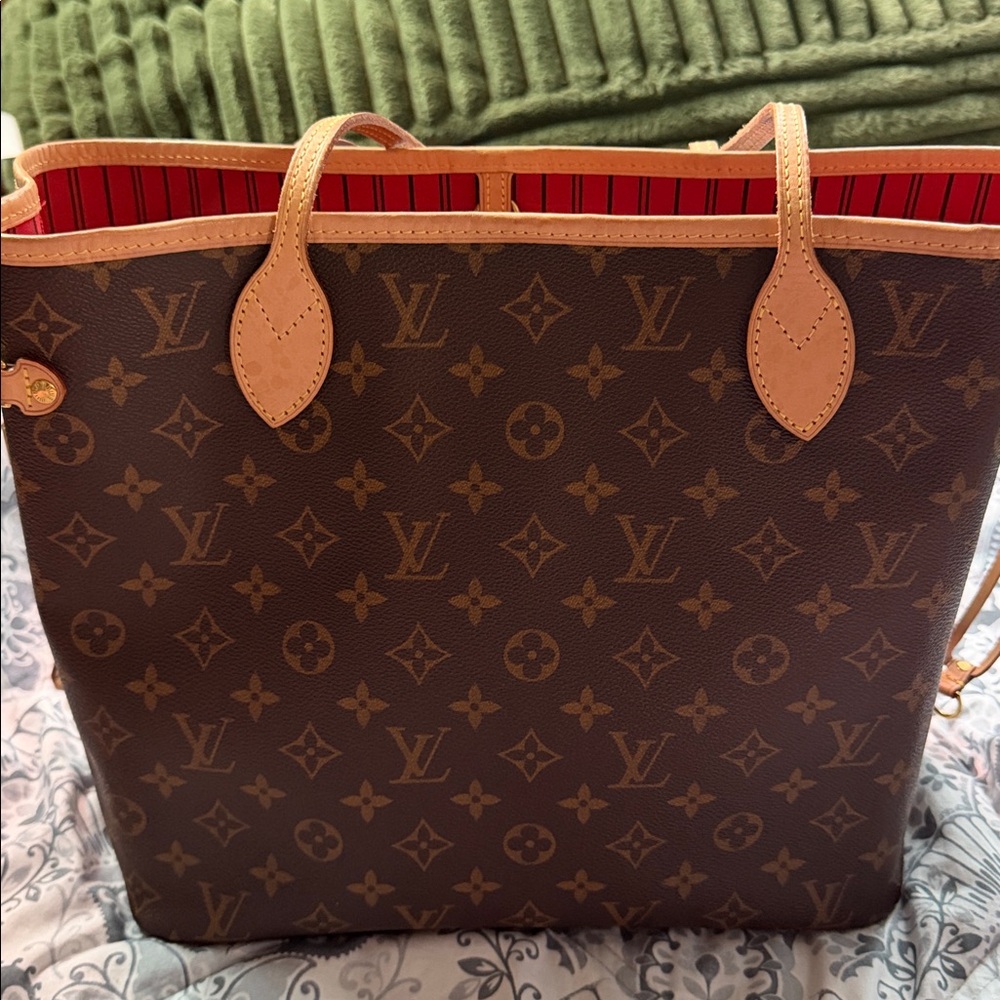 Louis Vuitton Monogram Neverfull MM - Picture 3 of 17